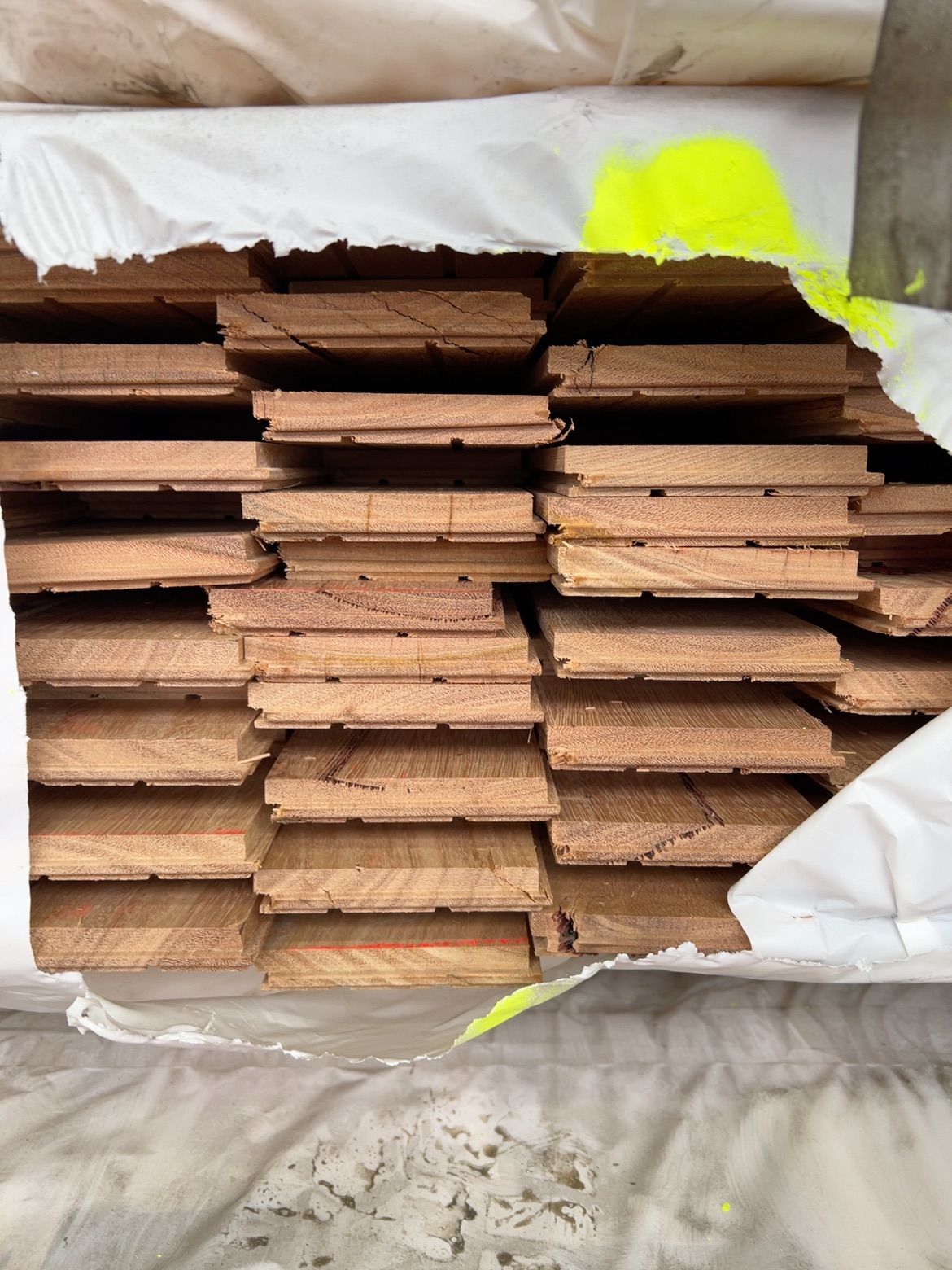 85X14 BLACKBUTT COVER GRADE OVERLAY FLOORING 85X14 BLACKBUTT COVER GRADE OVERLAY FLOORING