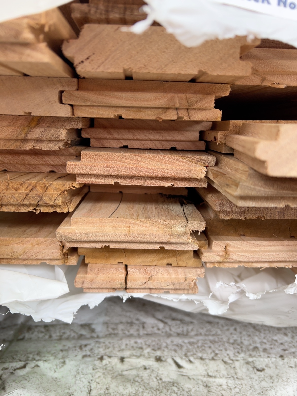 80X19 CHESTNUT COVER GRADE FLOORING 80X19 CHESTNUT COVER GRADE FLOORING
