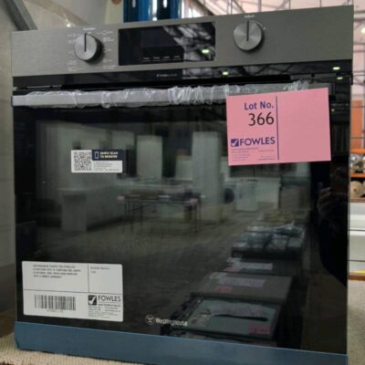 WESTINGHOUSE WVEP6717DD PYROLYTIC STEAM OVEN WITH 10 FUNCTIONS INCL AIRFRY & EASYBAKE, COOL TOUCH DOOR RRP$1299 WITH 12 MONTH WARRANTY