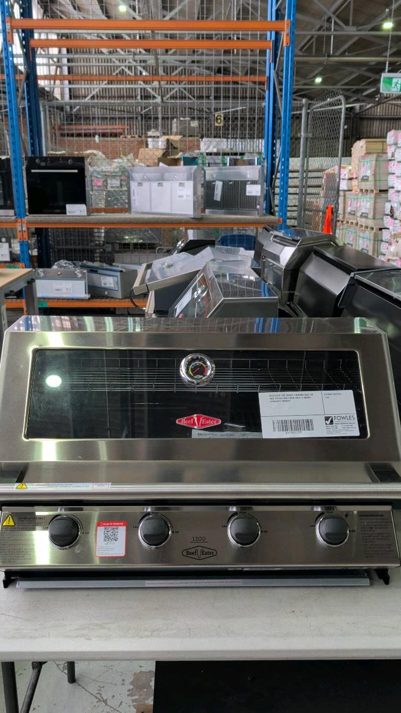 BEEFEATER 1200 SERIES 4 BURNER BUILT IN BBQ, S/STEEL BBG1240SB WITH 12 MONTH WARRANTY RRP$849 BEEFEATER 1200 SERIES 4 BURNER BUILT IN BBQ, S/STEEL BBG1240SB WITH 12 MONTH WARRANTY RRP$849