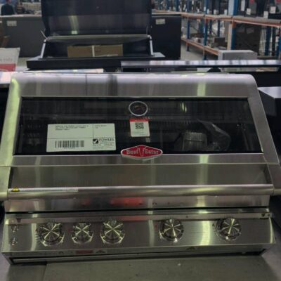 BEEFEATER 7000 PREMIUM 4 BURNER BUILT IN BBQ, S/STEEL, BBF7645SA WITH 12 MONTH WARRANTY RR$3471 BEEFEATER 7000 PREMIUM 4 BURNER BUILT IN BBQ, S/STEEL, BBF7645SA WITH 12 MONTH WARRANTY RR$3471