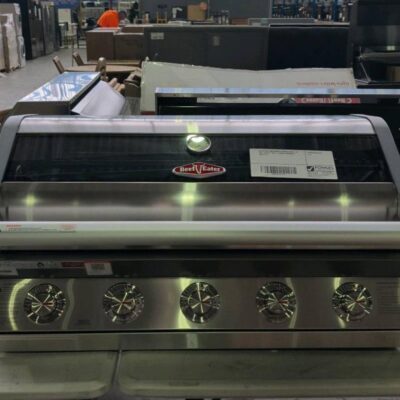 BEEFEATER 1600 SERIES 5 BURNER BUILT IN BBQ, S/STEEL WITH 12 MONTH WARRANTY RRP$1416 BEEFEATER 1600 SERIES 5 BURNER BUILT IN BBQ, S/STEEL WITH 12 MONTH WARRANTY RRP$1416