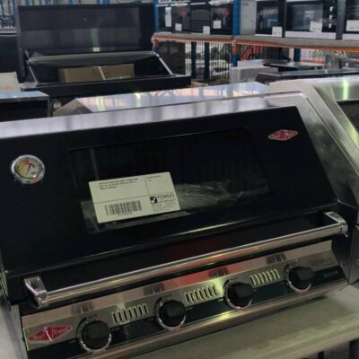 BEEFEATER SIGNATURE 3000E 4 BURNER BBQ, BUILT IN, LPG BS19942 RRP$1599 WITH 12 MONTH WARRANTY BEEFEATER SIGNATURE 3000E 4 BURNER BBQ, BUILT IN, LPG BS19942 RRP$1599 WITH 12 MONTH WARRANTY
