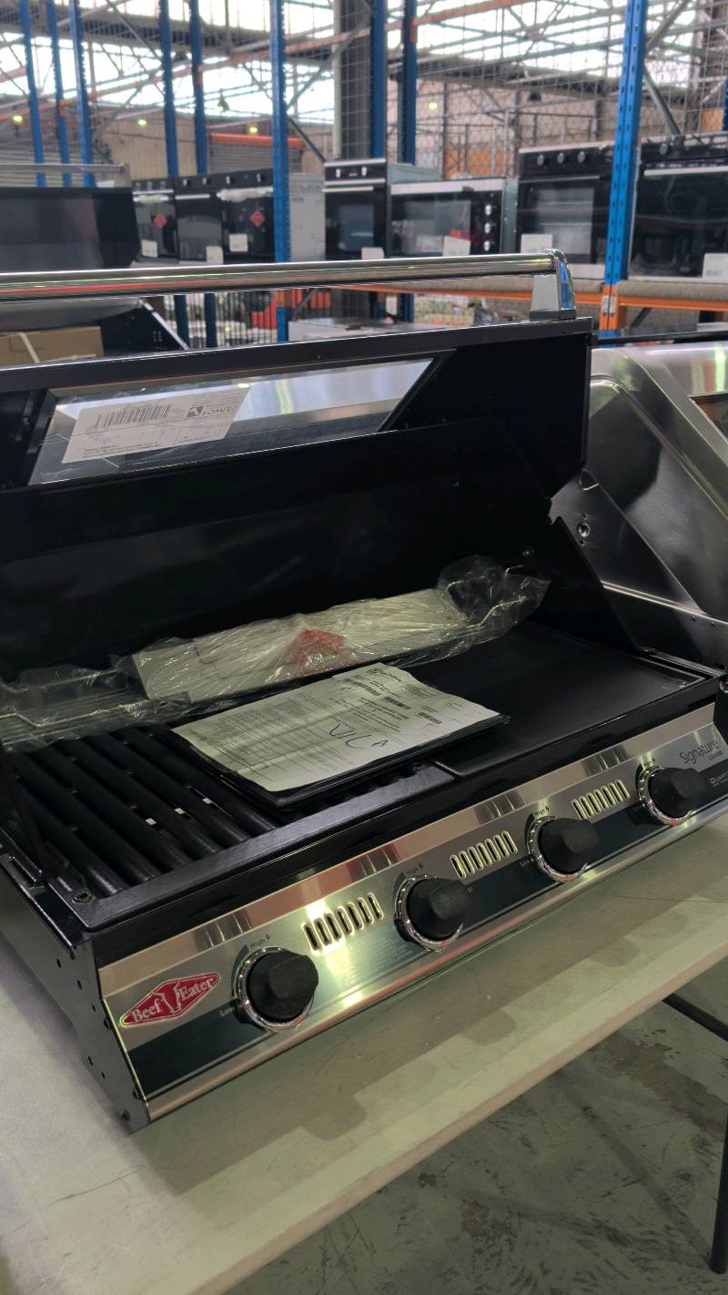 BEEFEATER SIGNATURE 3000E 4 BURNER BBQ, BUILT IN, LPG BS19942 RRP$1599 WITH 12 MONTH WARRANTY BEEFEATER SIGNATURE 3000E 4 BURNER BBQ, BUILT IN, LPG BS19942 RRP$1599 WITH 12 MONTH WARRANTY