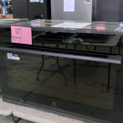 ELECTROLUX EVEP916DSE 900MM PYROLTIC STEAM OVEN WITH 17 FUNCTIONS INCL STEAMBAKE & AIRFRY, INTUITIVE OVEN TOUCH CONTROL,FOOD PROBE RRP$3120 WITH 12 MONTH WARRANTY ELECTROLUX EVEP916DSE 900MM PYROLTIC STEAM OVEN WITH 17 FUNCTIONS INCL STEAMBAKE & AIRFRY, INTUITIVE OVEN TOUCH CONTROL,FOOD PROBE RRP$3120 WITH 12 MONTH WARRANTY