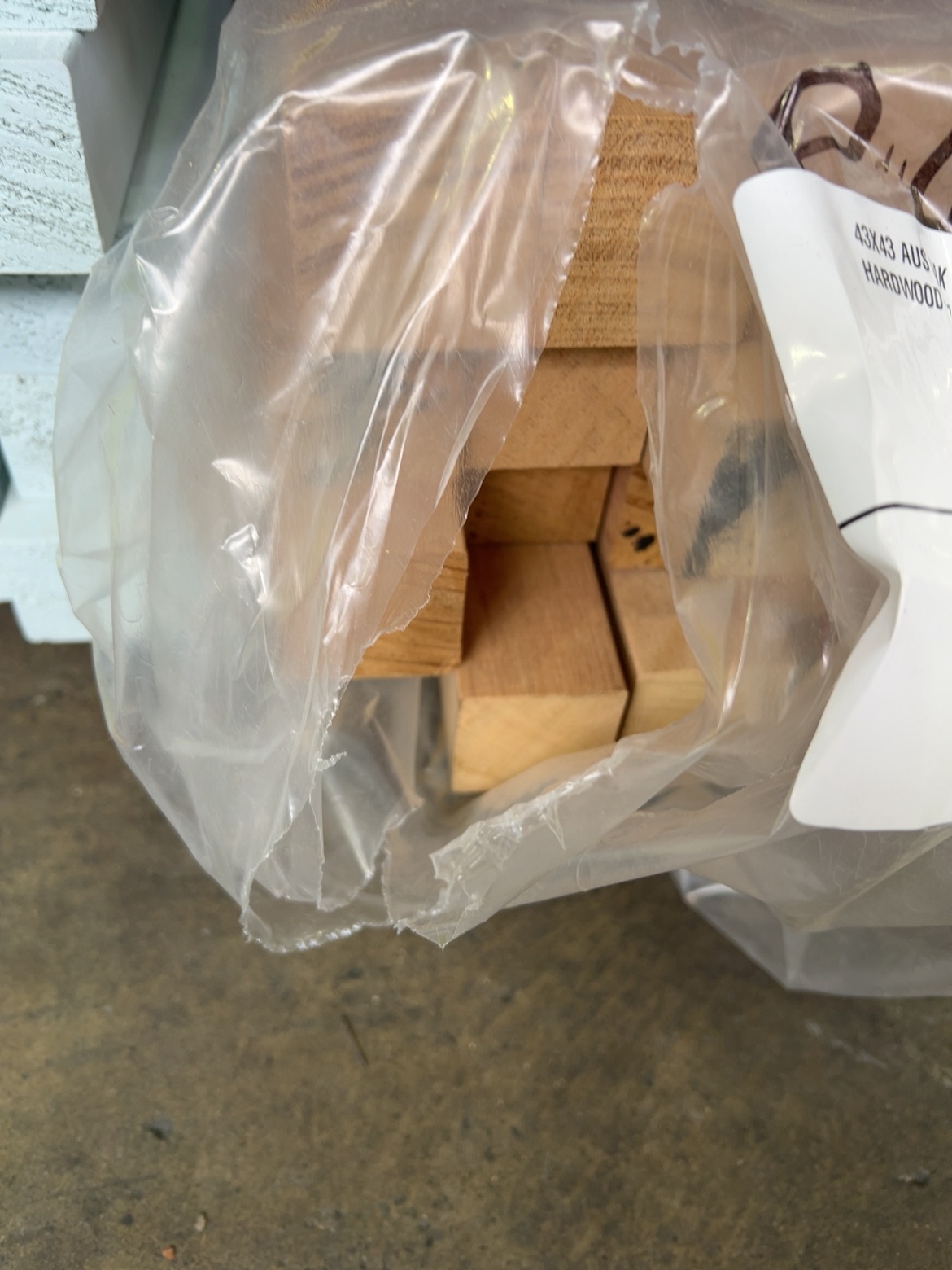 43X43 AUS OAK P/ROUND UTE KD HARDWOOD-48/5.4 43X43 AUS OAK P/ROUND UTE KD HARDWOOD-48/5.4