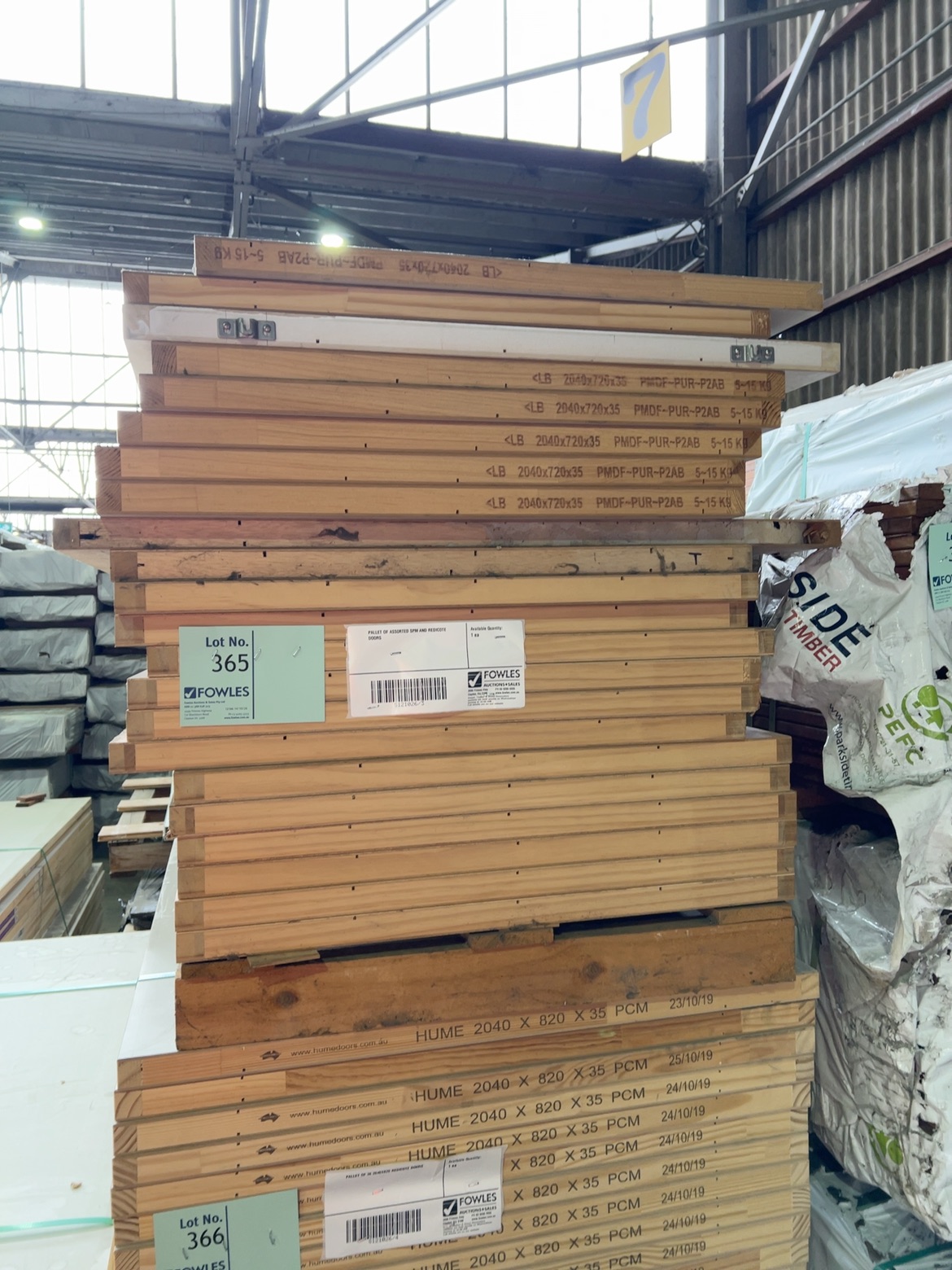 PALLET OF ASSORTED SPM AND REDICOTE DOORS PALLET OF ASSORTED SPM AND REDICOTE DOORS