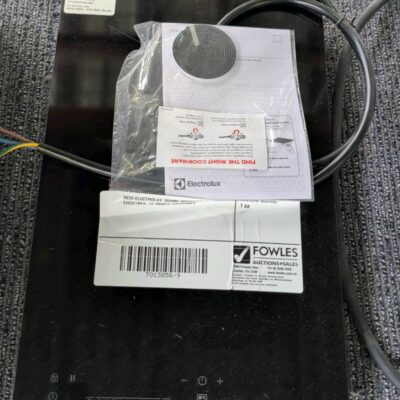 NEW ELECTROLUX 300MM INDUCTION COOKTOP EHI321BEA, 12 MONTH WARRANTY NEW ELECTROLUX 300MM INDUCTION COOKTOP EHI321BEA, 12 MONTH WARRANTY