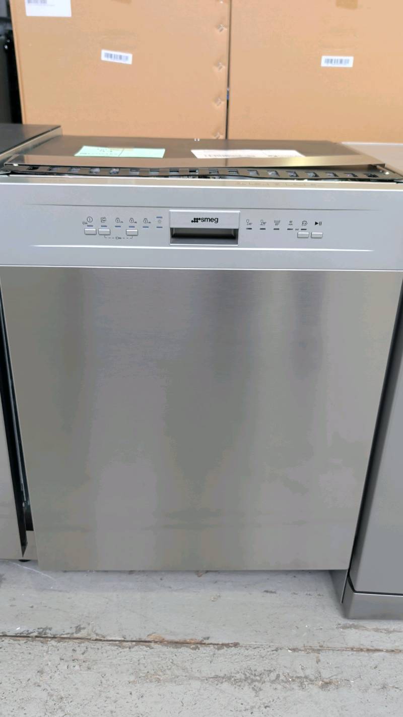 EX DISPLAY SMEG COMMERCIAL DISHWASHER DWAU6214X4 SOLD AS IS WITH 12 MONTH WARRANTY EX DISPLAY SMEG COMMERCIAL DISHWASHER DWAU6214X4 SOLD AS IS WITH 12 MONTH WARRANTY