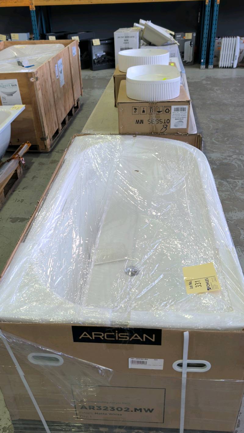 NEW ARCISAN STREAMLINE 1500MM BACK TO THE WALL LEFT HAND CORNER BATH WITH OVERFLOW, AR32302.MW RRP$2299 NEW ARCISAN STREAMLINE 1500MM BACK TO THE WALL LEFT HAND CORNER BATH WITH OVERFLOW, AR32302.MW RRP$2299