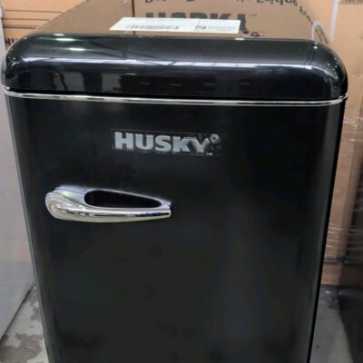 NEW HUSKY BLACK RETRO STYLE BAR FRIDGE, HUSRET135BKHU, FRIDGE WITH FREEZER, 118 LITRE, WITH 2 YEAR WARRANTY