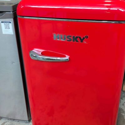 NEW HUSKY RED RETRO STYLE BAR FRIDGE, HUSRET135RDHU, FRIDGE WITH FREEZER, 118 LITRE, WITH 2 YEAR WARRANTY NEW HUSKY RED RETRO STYLE BAR FRIDGE, HUSRET135RDHU, FRIDGE WITH FREEZER, 118 LITRE, WITH 2 YEAR WARRANTY